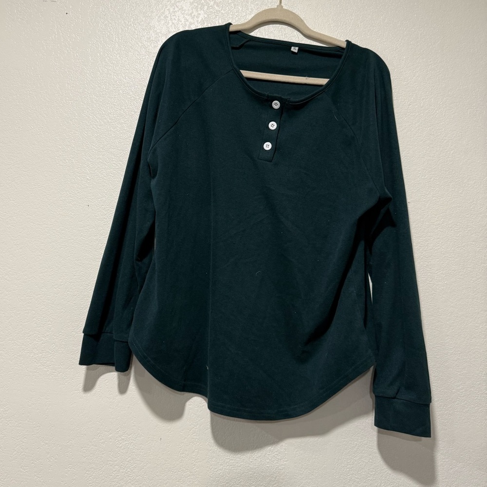 Two piece set Women’s comfy matching set. Dark blue green. With white buttons - Picture 5 of 6